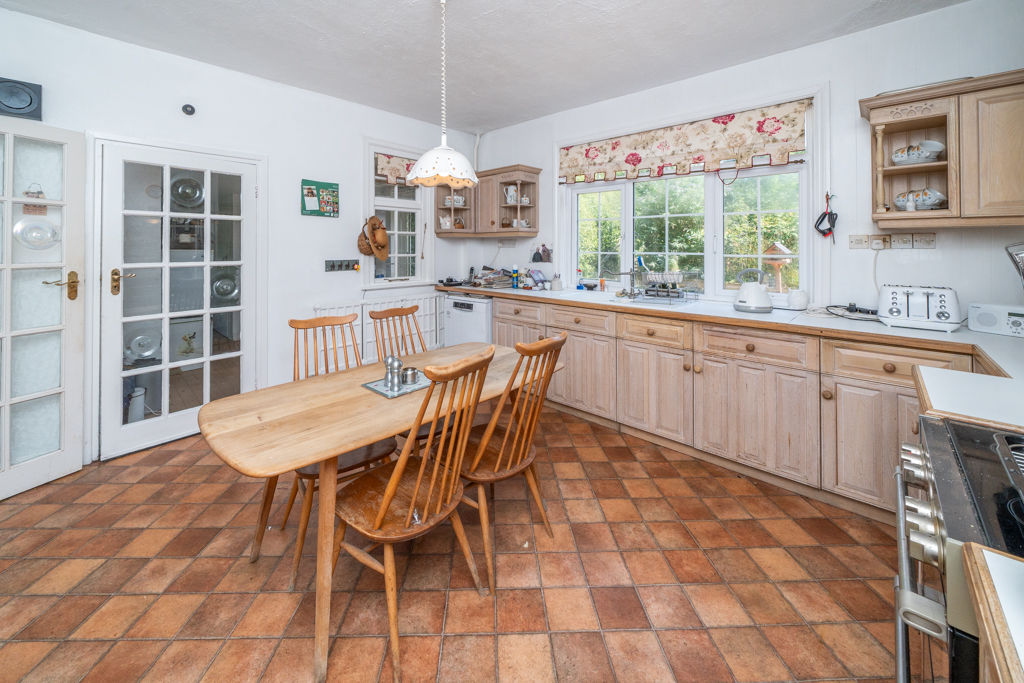 Kitchen- click for photo gallery